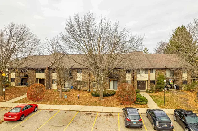 $190,000 | 1032 South Sunny Vale Lane, Unit F, Madison, WI 53713