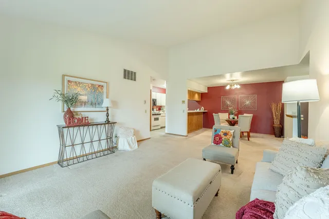 $190,000 | 1032 South Sunny Vale Lane, Unit F, Madison, WI 53713