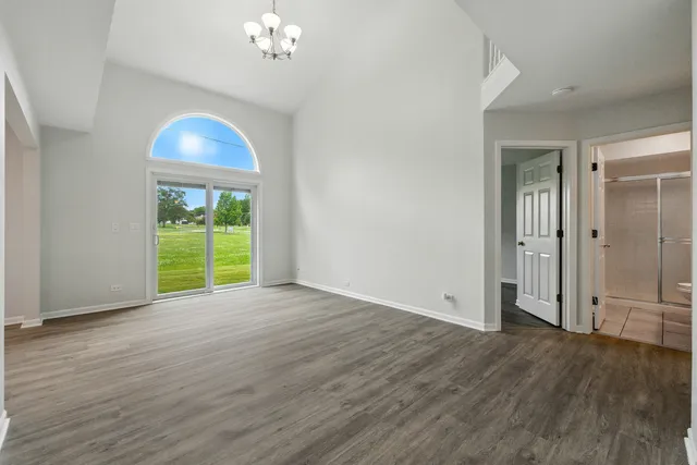 $369,900 | 720 Hoover Drive, Carol Stream, IL 60188