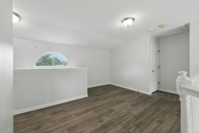 $369,900 | 720 Hoover Drive, Carol Stream, IL 60188