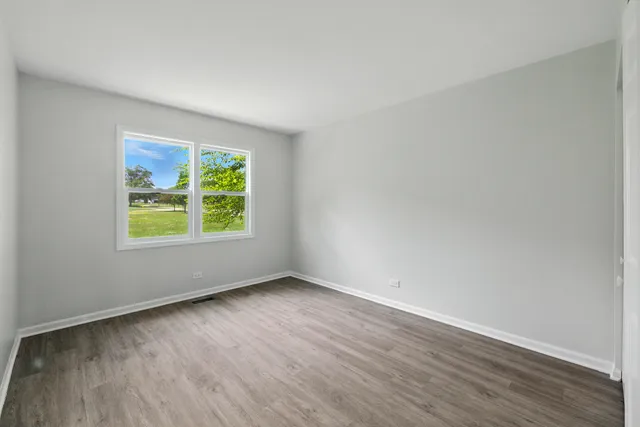 $369,900 | 720 Hoover Drive, Carol Stream, IL 60188