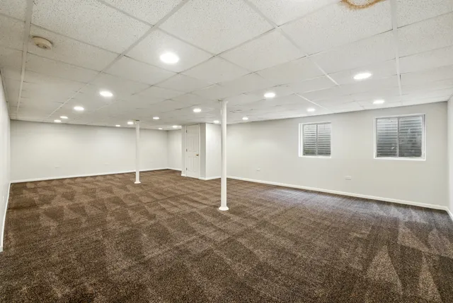 $369,900 | 720 Hoover Drive, Carol Stream, IL 60188