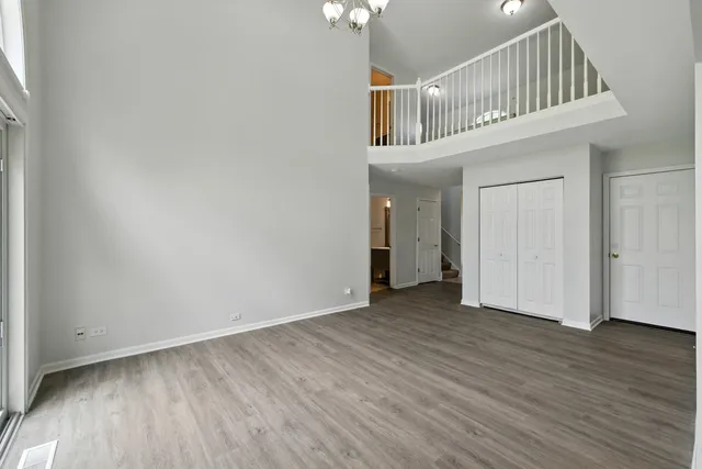 $369,900 | 720 Hoover Drive, Carol Stream, IL 60188