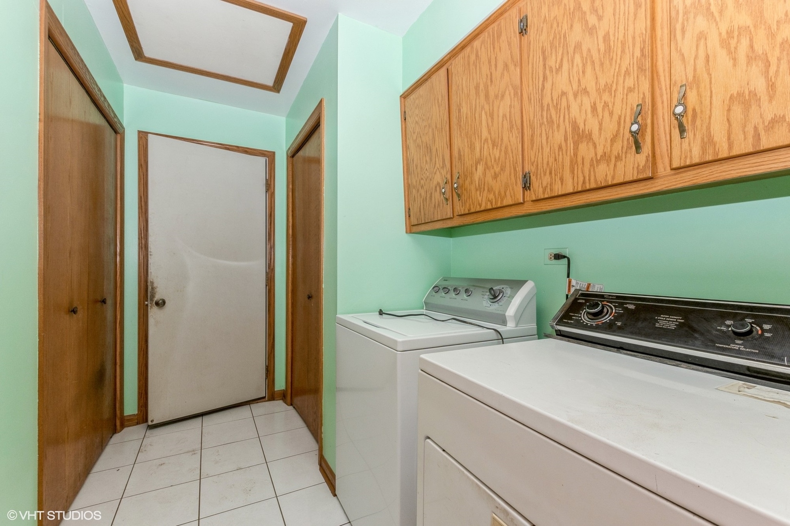29460 South Wallingford Road Manhattan, IL 60442 - Photo 10 of 22 a utility room with dryer and washer
