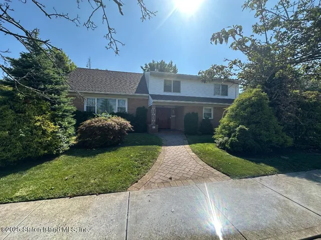 $1,399,000 | 59 Bogert Avenue | Todt Hill