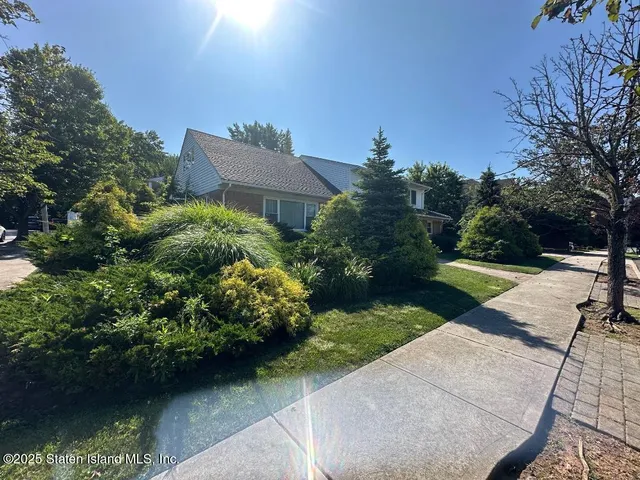 $1,399,000 | 59 Bogert Avenue | Todt Hill