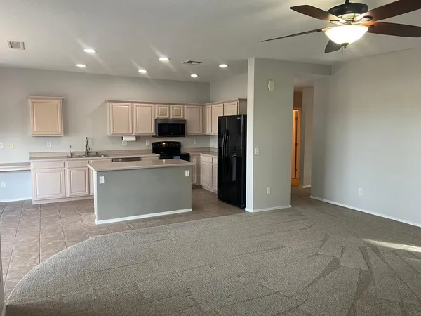 $2,500 | 1330 East Pedro Road, Phoenix, AZ 85042