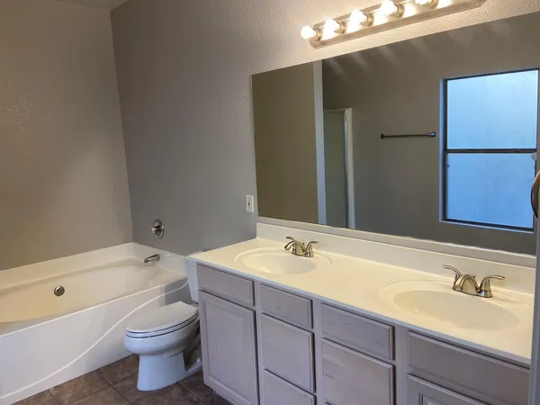 $2,500 | 1330 East Pedro Road, Phoenix, AZ 85042