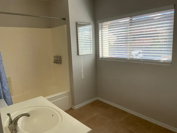 $2,500 | 1330 East Pedro Road, Phoenix, AZ 85042