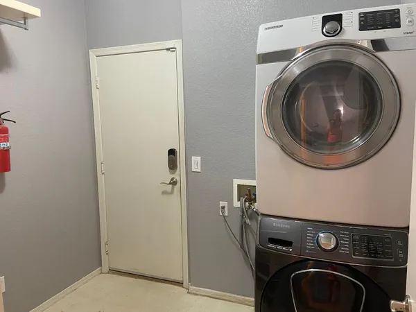 $2,500 | 1330 East Pedro Road, Phoenix, AZ 85042