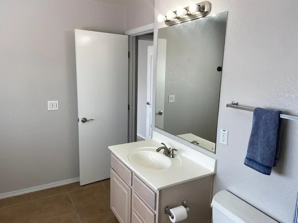 $2,500 | 1330 East Pedro Road, Phoenix, AZ 85042