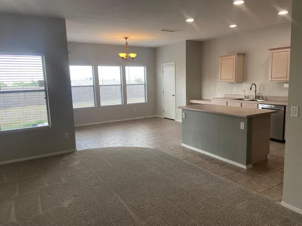 $2,500 | 1330 East Pedro Road, Phoenix, AZ 85042