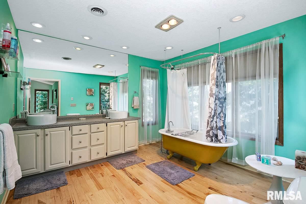 3563 Deer Ridge Court Bettendorf, IA 52722 - Photo 17 of 24 Gallery Image 17