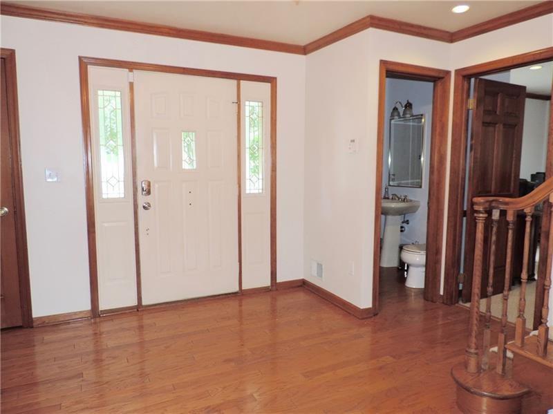 10 Sylvan Road Forest Hills, PA 15221 - Photo 3 of 25 Gallery Image 3