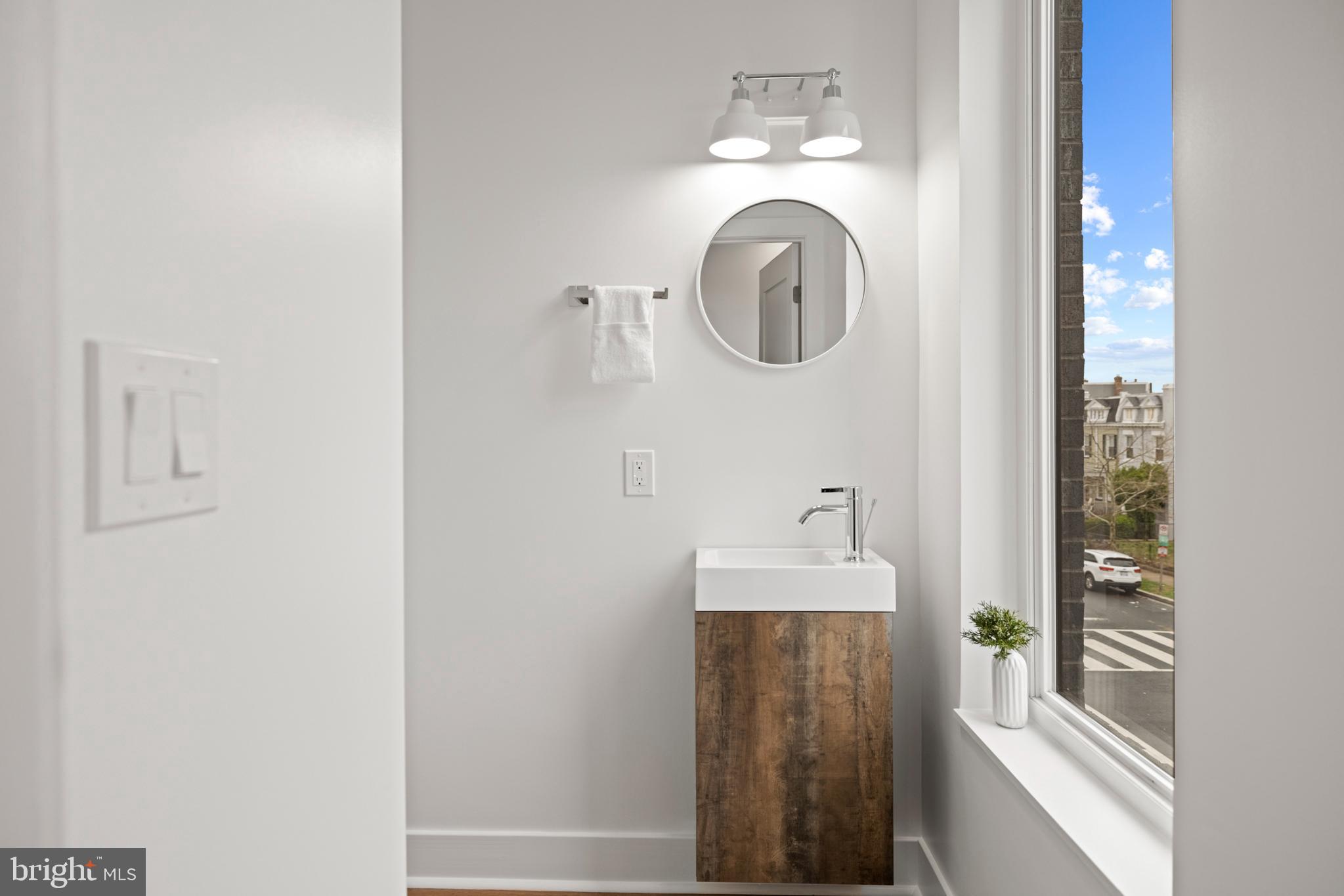 136 U Street Northeast Washington, DC 20002 - Photo 17 of 40 Gallery Image 17