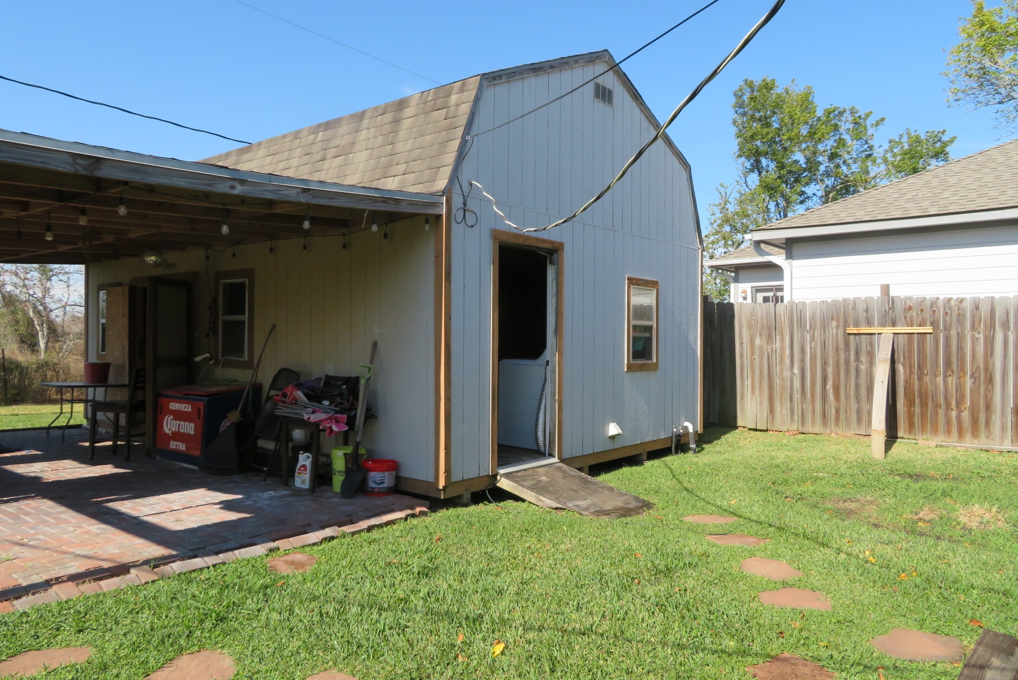 828 Robinson Road La Porte, TX 77571 - Photo 10 of 10 a view of a porch in front of house