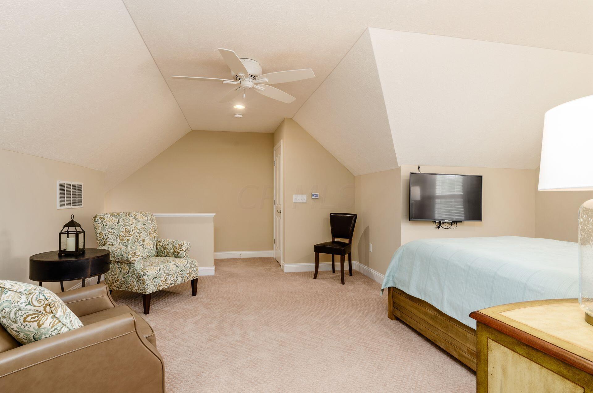 6960 Morningstar Loop Westerville, OH 43082 - Photo 40 of 47 Upper level suite