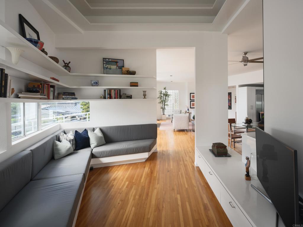 421 Serpentine Drive Del Mar, CA 92014 - Photo 12 of 43