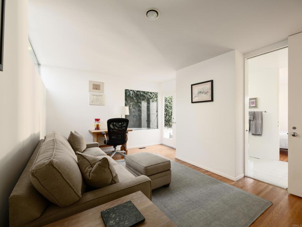 421 Serpentine Drive Del Mar, CA 92014 - Photo 21 of 43