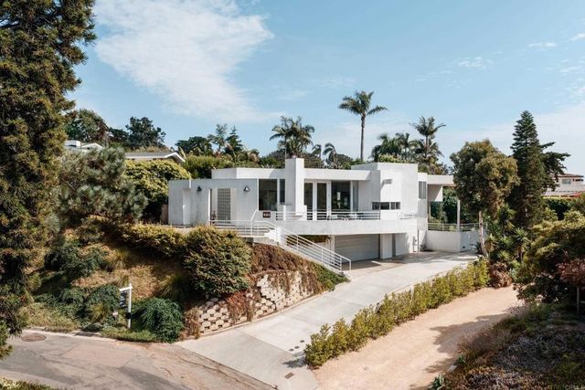 $4,295,000 | 421 Serpentine Drive, Del Mar, CA 92014