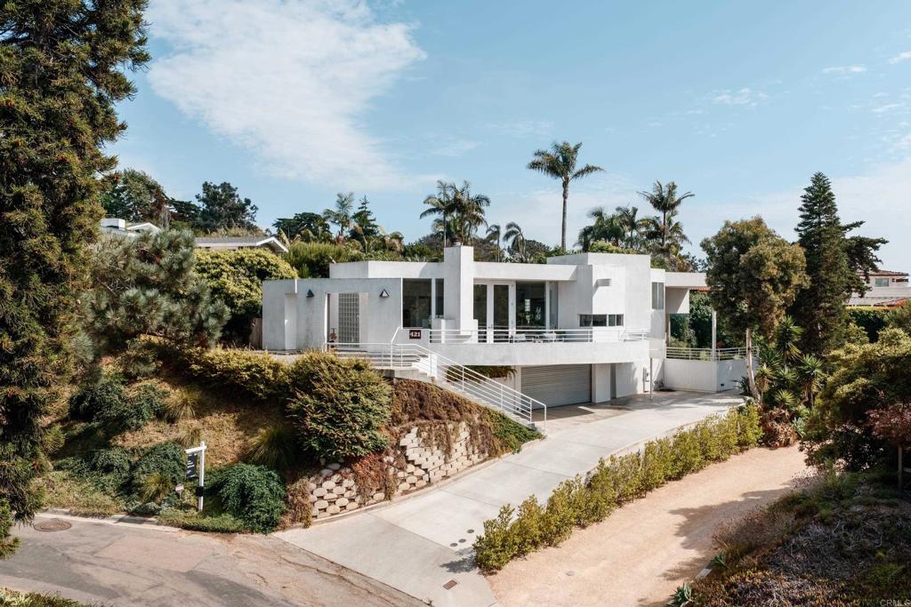 421 Serpentine Drive Del Mar, CA 92014 - Photo 3 of 43