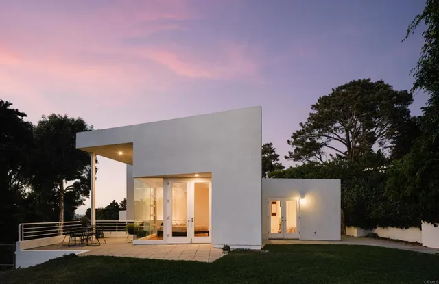 $4,295,000 | 421 Serpentine Drive, Del Mar, CA 92014