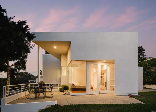 $4,295,000 | 421 Serpentine Drive, Del Mar, CA 92014