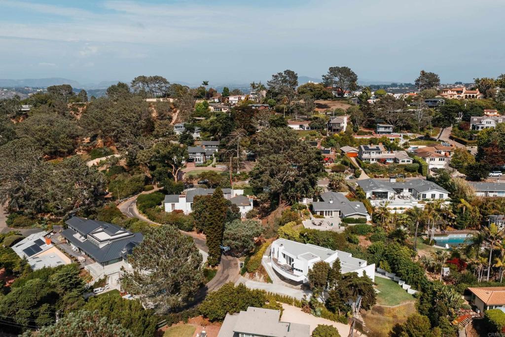 421 Serpentine Drive Del Mar, CA 92014 - Photo 37 of 43