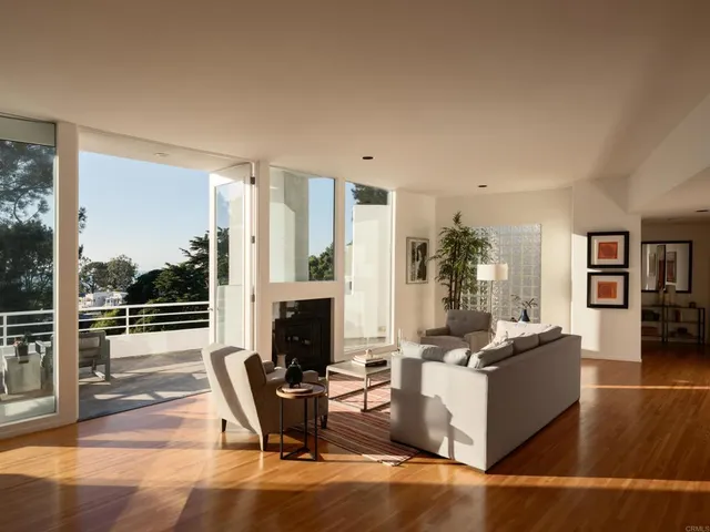 $4,295,000 | 421 Serpentine Drive, Del Mar, CA 92014