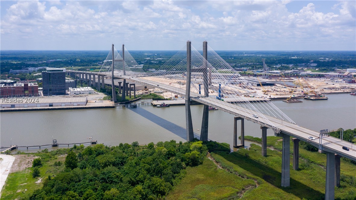 859 Bridle Path Boulevard Hardeeville, SC 29927 - Photo 32 of 40 Telfair Plantation is located about 3 minutes from the historic Talmadge Memorial Bridge that spans the Savannah River and leads directly to all the restaurants, music and shopping in downtown Savannah.