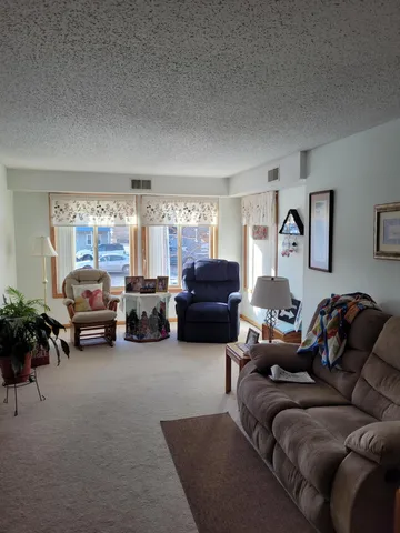 $165,000 | 912 Hawthorne Street, Unit 104, Alexandria, MN 56308