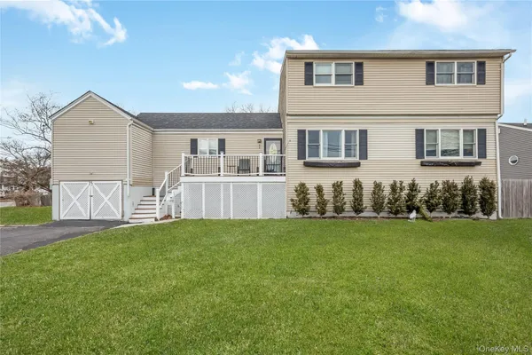 $649,999 | 15 Bingham Place, Amityville, NY 11701