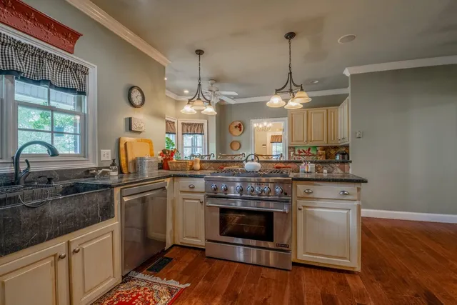 $575,000 | 272 Fairview Road Northwest, Calhoun, GA 30701