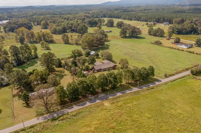 $575,000 | 272 Fairview Road Northwest, Calhoun, GA 30701