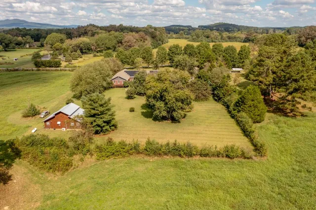 $575,000 | 272 Fairview Road Northwest, Calhoun, GA 30701