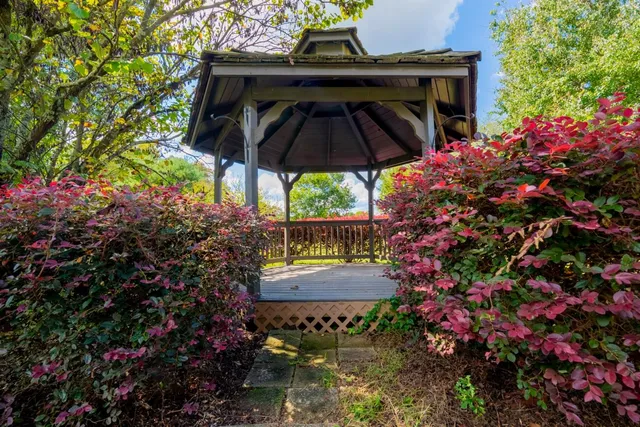 $575,000 | 272 Fairview Road Northwest, Calhoun, GA 30701