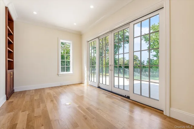 $9,998,000 | 566 A East Shore Road | Bay Terrace