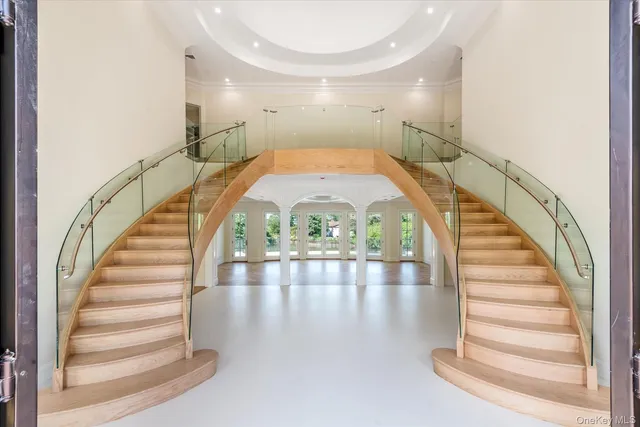 $9,998,000 | 566 A East Shore Road | Bay Terrace