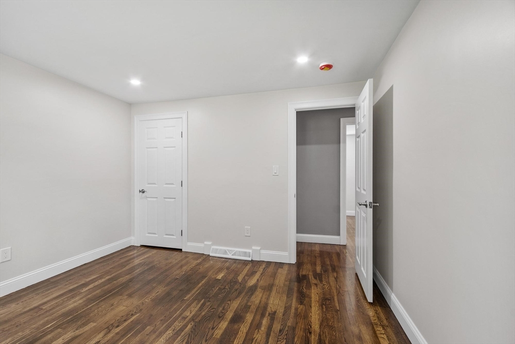 62 Queensland Road Billerica, MA 01862 - Photo 9 of 35