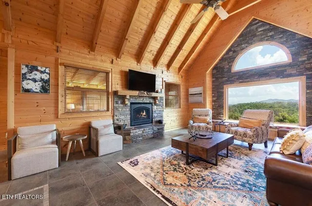 $2,295,000 | 2837 Cedar Falls Way, Sevierville, TN 37862