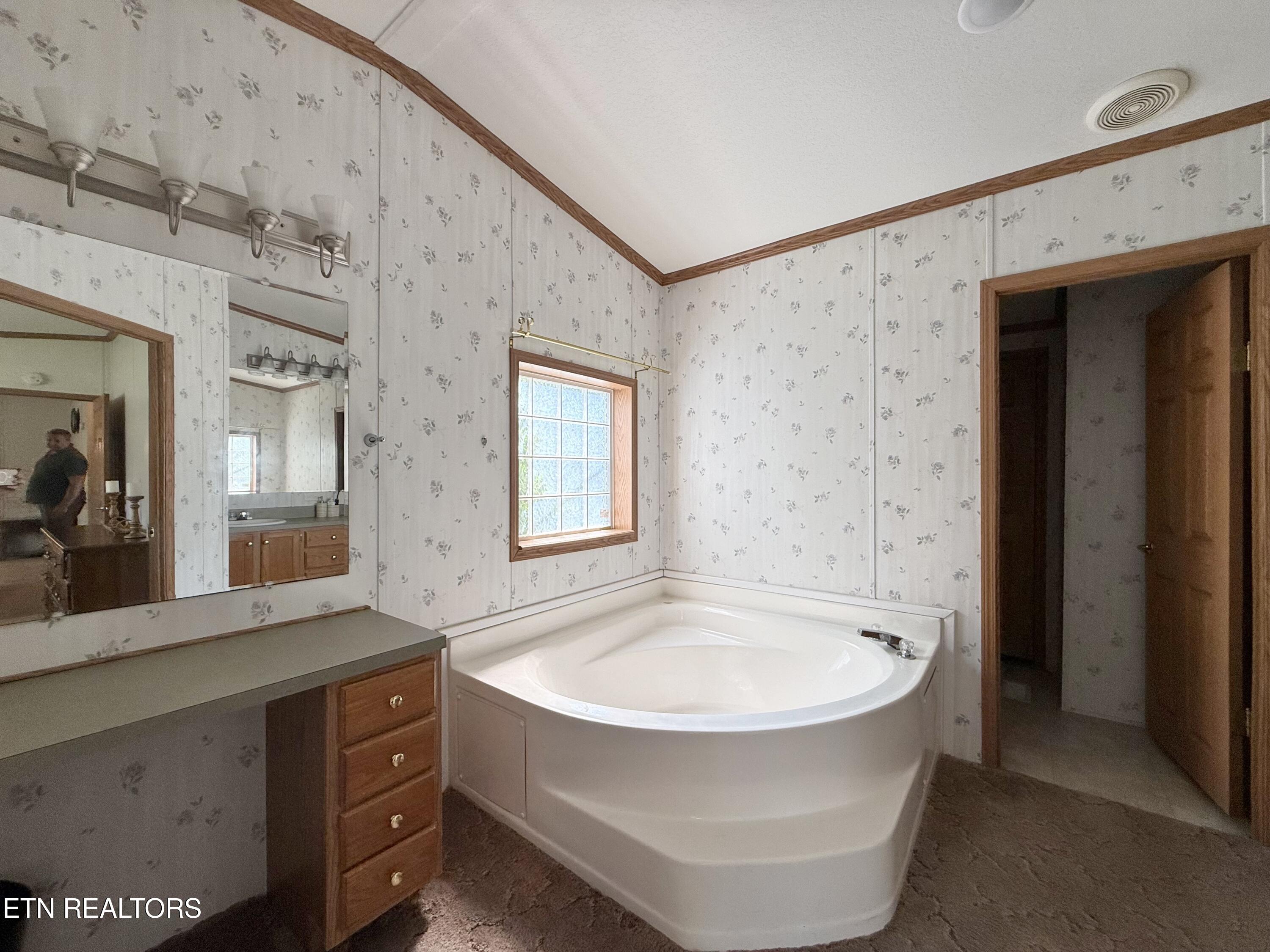 207 4th Street Corryton, TN 37721 - Photo 13 of 23 Master bathroom