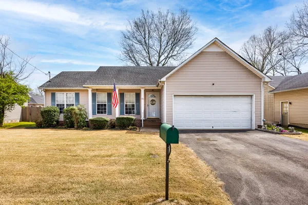 $324,900 | 1753 University Drive, Columbia, TN 38401