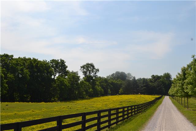 9341 Clovercroft Road Franklin, TN 37067 - Photo 3 of 20 Gallery Image 3