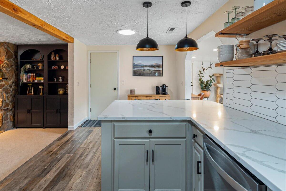 2154 Northeast Shepard Road Bend, OR 97701 - Photo 16 of 40 16-2154 NE Shepard Rd, Bend-16