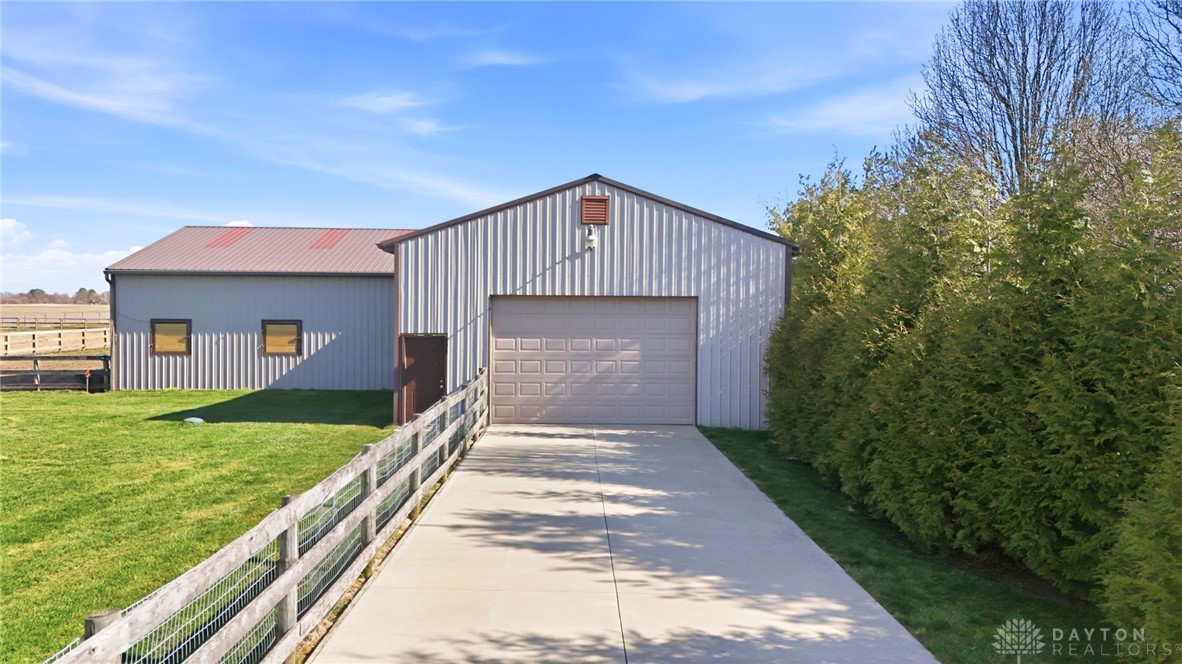 1540 Jasper Road Xenia, OH 45385 - Photo 3 of 91 This expansive barn structure offers ample space for various needs, complemented by a private driveway.