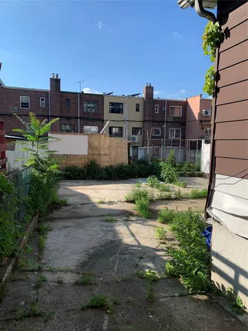 $1,198,000 | 152-05 79th Avenue | Kew Gardens Hills