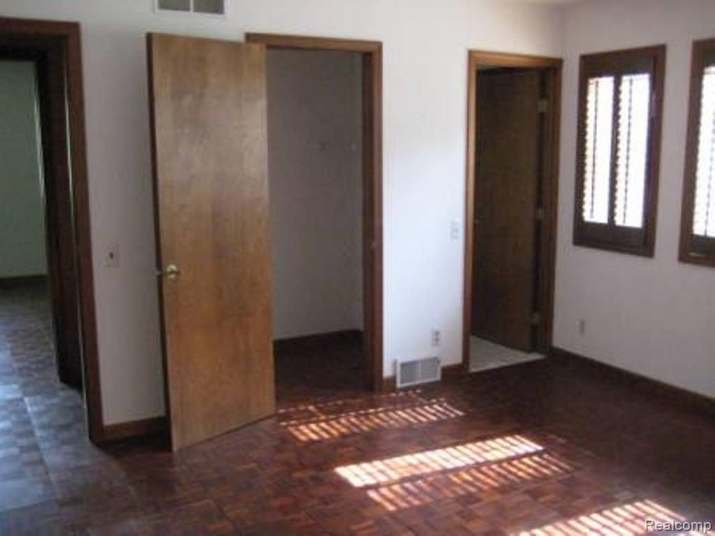 23600 Hall Road Trenton, MI 48183 - Photo 22 of 28 22-Bedroom 3 View 2.jpg