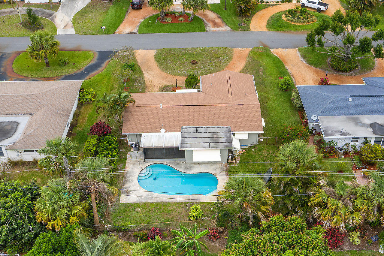 913 Northwest New Providence Road Stuart, FL 34994 - Photo 2 of 34 029-913NewProvidence-Stuart-FL-small