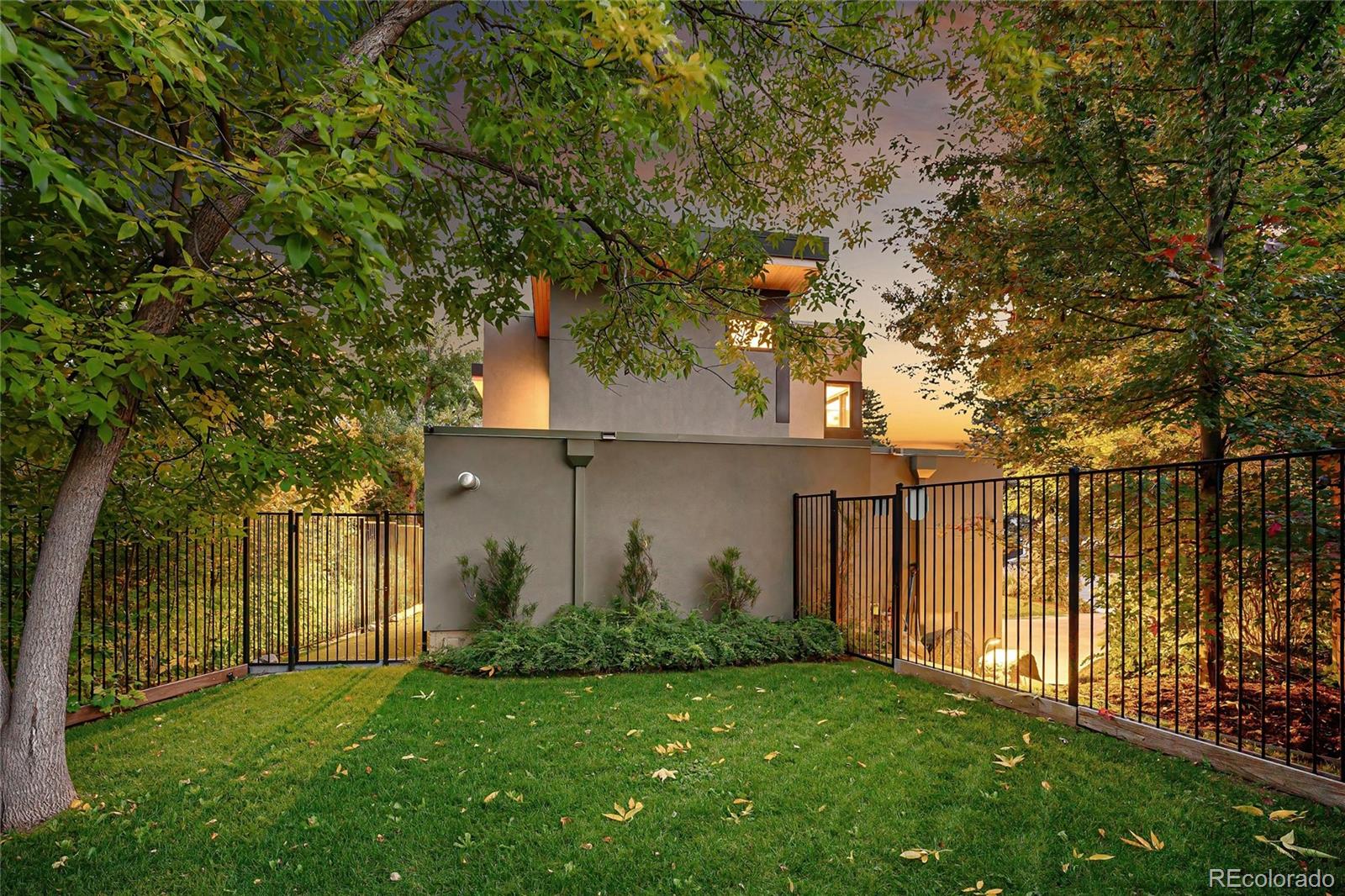 755 Jonquil Place Boulder, CO 80304 - Photo 39 of 40 front view of a house with a yard
