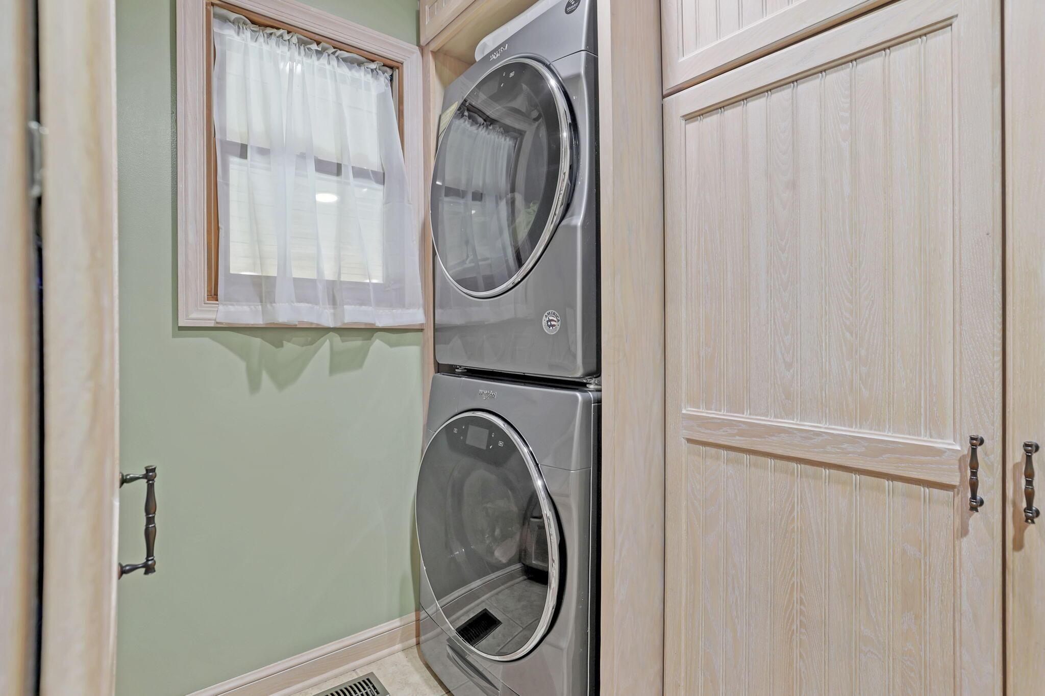 10485 Shipley Road Johnstown, OH 43031 - Photo 40 of 127 1st Floor Laundry